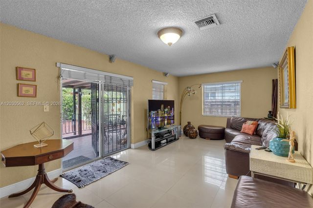 1320 SW 84th Ave, Miami, FL 33144