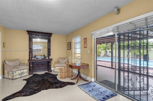1320 SW 84th Ave, Miami, FL 33144