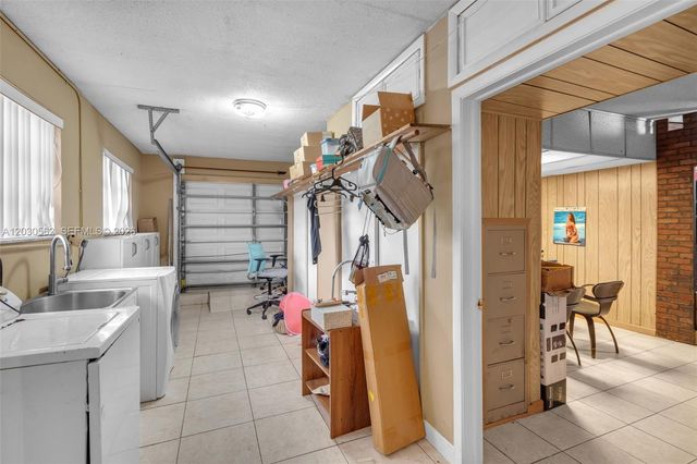 1320 SW 84th Ave, Miami, FL 33144