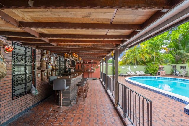 1320 SW 84th Ave, Miami, FL 33144