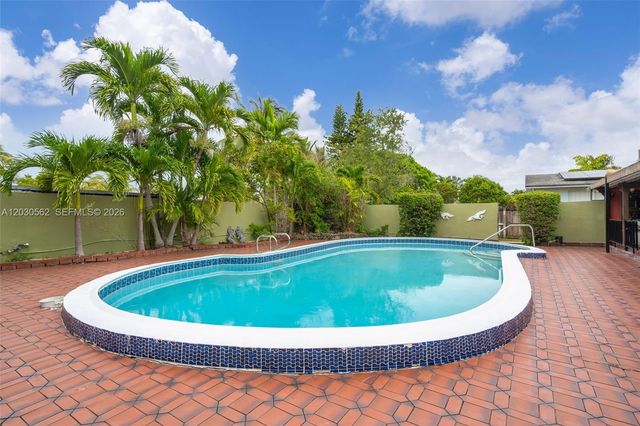 1320 SW 84th Ave, Miami, FL 33144