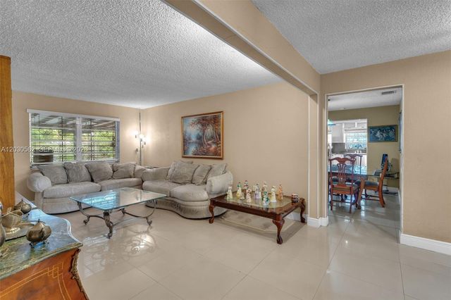 1320 SW 84th Ave, Miami, FL 33144