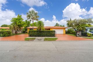 1320 SW 84th Ave, Miami, FL 33144