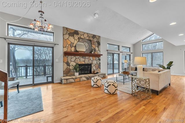 3525 Whitfield Drive, Waterford Charter Township, MI 48329