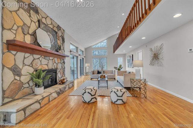 3525 Whitfield Drive, Waterford Charter Township, MI 48329