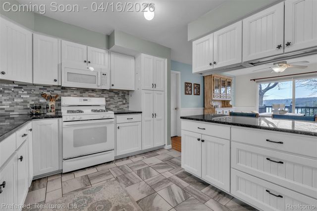 3525 Whitfield Drive, Waterford Charter Township, MI 48329