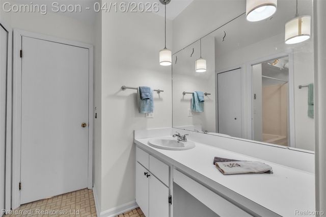 3525 Whitfield Drive, Waterford Charter Township, MI 48329