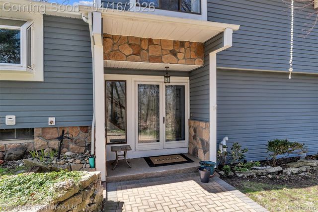 3525 Whitfield Drive, Waterford Charter Township, MI 48329