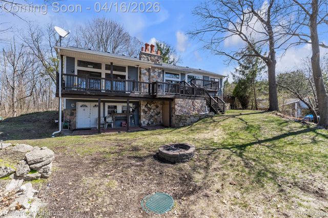 3525 Whitfield Drive, Waterford Charter Township, MI 48329