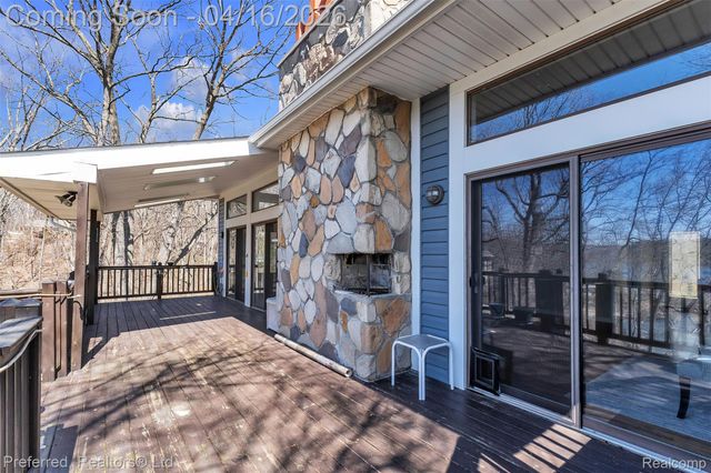 3525 Whitfield Drive, Waterford Charter Township, MI 48329