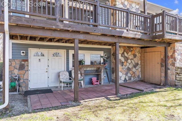 3525 Whitfield Drive, Waterford Charter Township, MI 48329