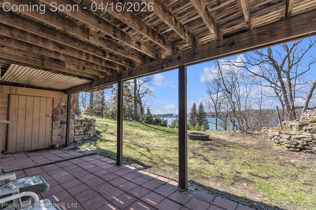 3525 Whitfield Drive, Waterford Charter Township, MI 48329