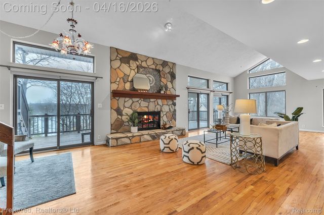 3525 Whitfield Drive, Waterford Charter Township, MI 48329