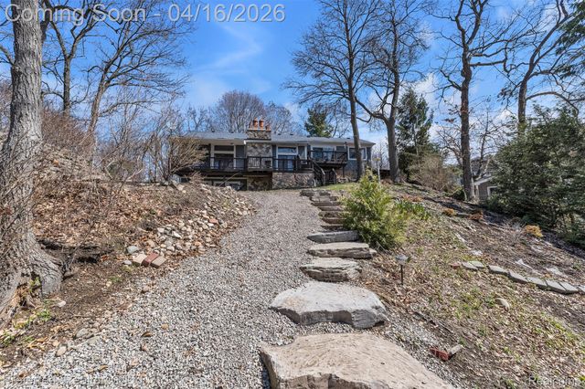 3525 Whitfield Drive, Waterford Charter Township, MI 48329