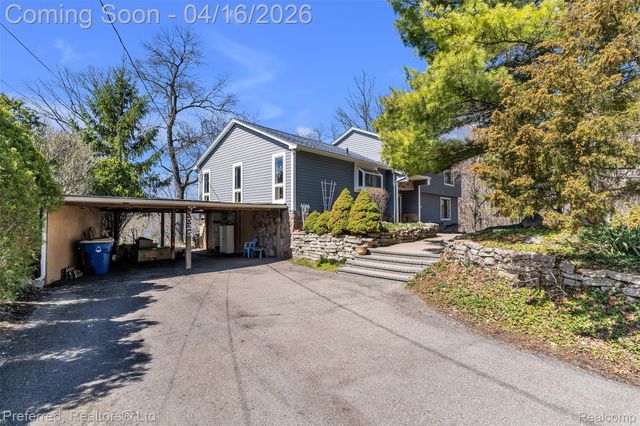 3525 Whitfield Drive, Waterford Charter Township, MI 48329