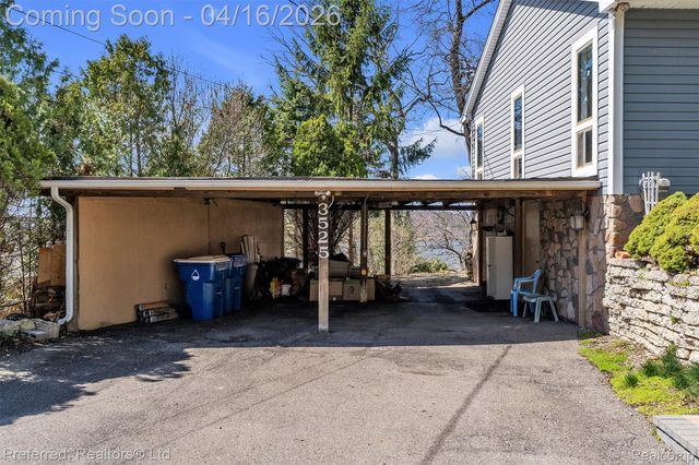 3525 Whitfield Drive, Waterford Charter Township, MI 48329