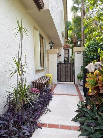 7927 La Mirada Dr 3, Boca Raton, FL 33433