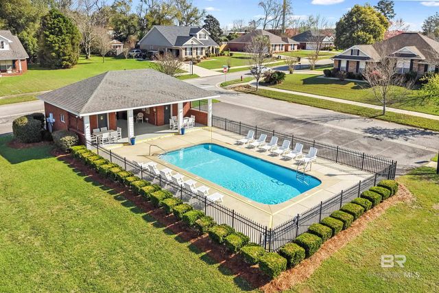 9537 Woolrich Avenue, Fairhope, AL 36532