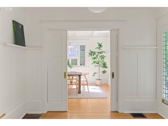 2415 Ne 15TH Ave, Portland, OR 97212