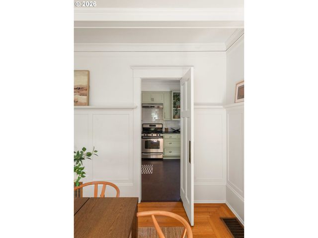 2415 Ne 15TH Ave, Portland, OR 97212