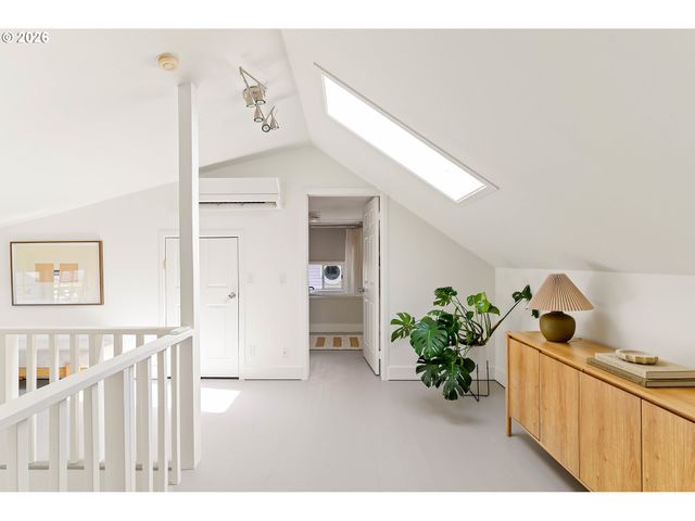 2415 Ne 15TH Ave, Portland, OR 97212