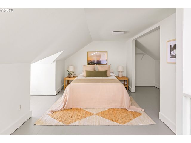 2415 Ne 15TH Ave, Portland, OR 97212