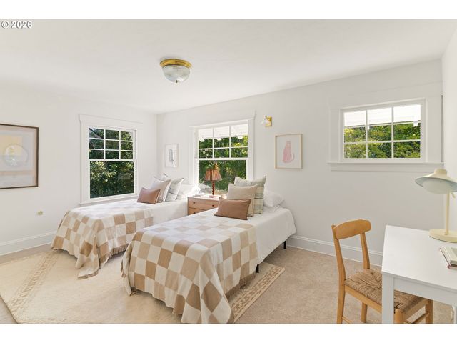 2415 Ne 15TH Ave, Portland, OR 97212