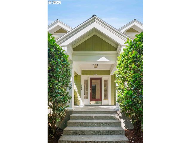 2415 Ne 15TH Ave, Portland, OR 97212