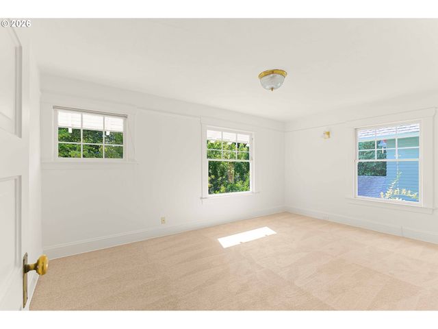 2415 Ne 15TH Ave, Portland, OR 97212