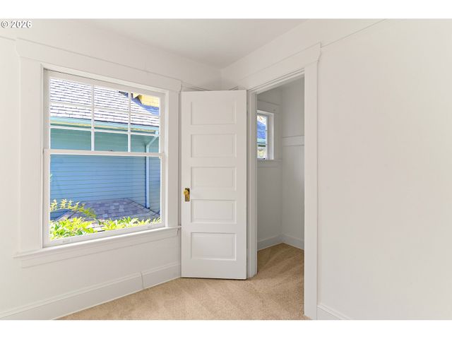 2415 Ne 15TH Ave, Portland, OR 97212