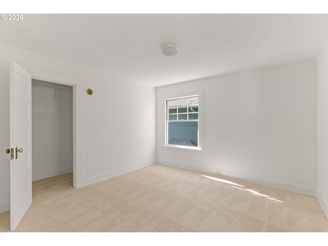 2415 Ne 15TH Ave, Portland, OR 97212