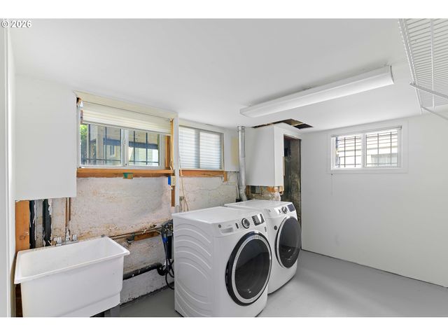 2415 Ne 15TH Ave, Portland, OR 97212