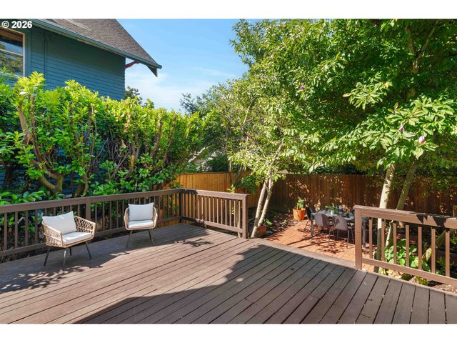 2415 Ne 15TH Ave, Portland, OR 97212