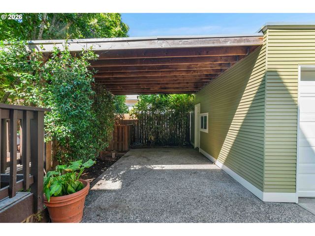 2415 Ne 15TH Ave, Portland, OR 97212