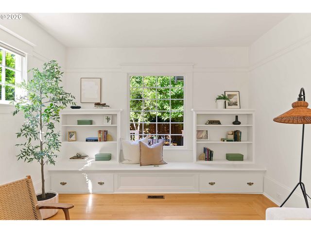 2415 Ne 15TH Ave, Portland, OR 97212