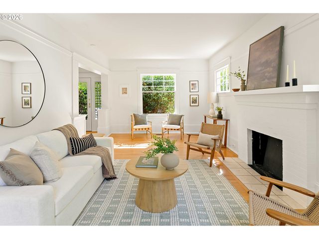 2415 Ne 15TH Ave, Portland, OR 97212
