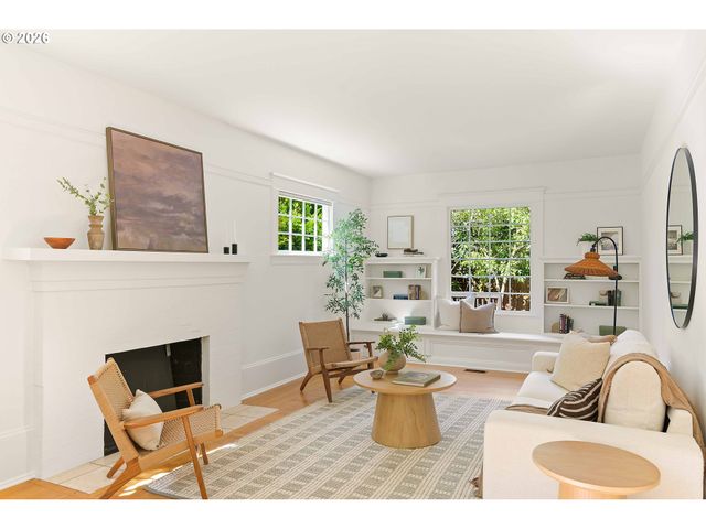 2415 Ne 15TH Ave, Portland, OR 97212
