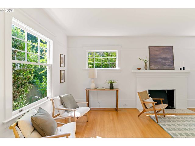2415 Ne 15TH Ave, Portland, OR 97212
