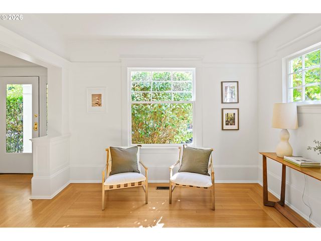 2415 Ne 15TH Ave, Portland, OR 97212