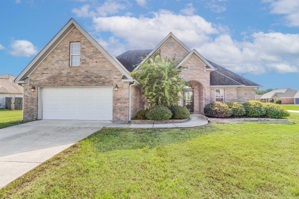 14000 Knighton Cove, North Little Rock, AR 72117