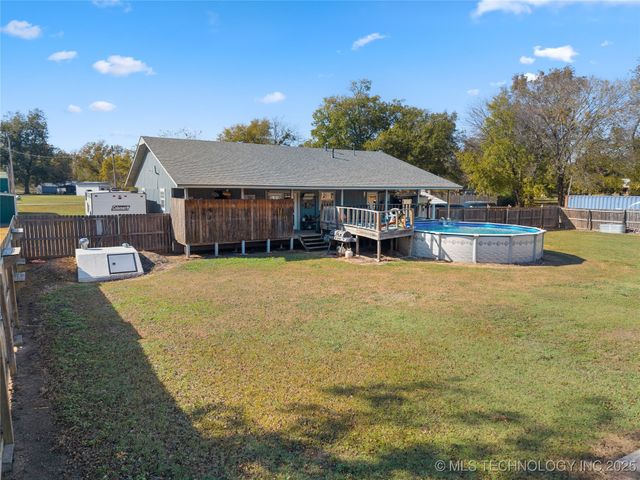 300 S 1st Street, Dougherty, OK 73032