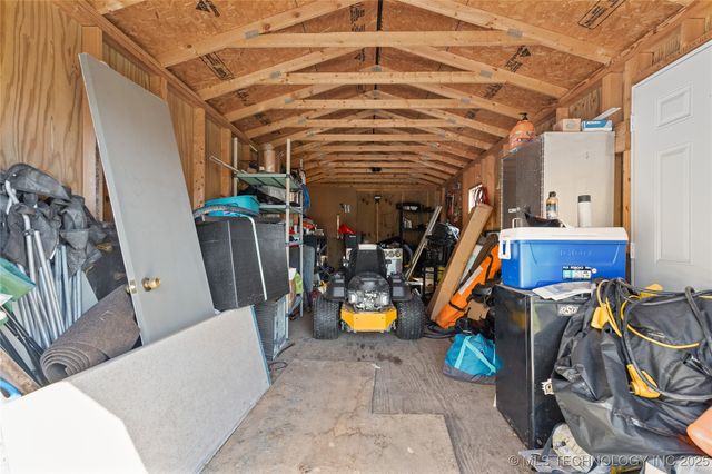 300 S 1st Street, Dougherty, OK 73032