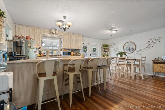 300 S 1st Street, Dougherty, OK 73032