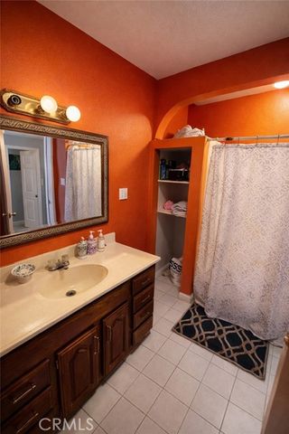 2032 W 77th St, Los Angeles, CA 90047