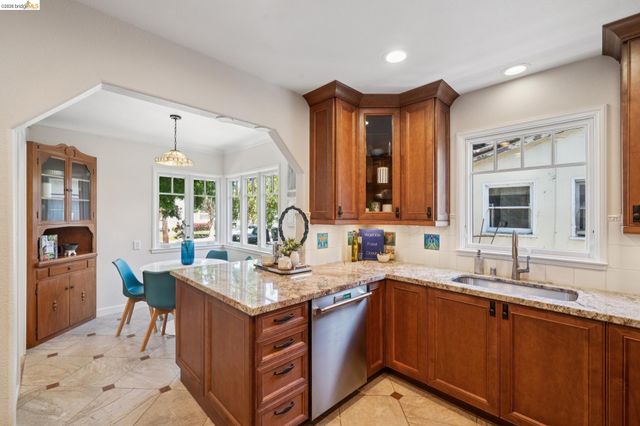 957 Lee Ave, San Leandro, CA 94577