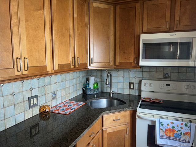239 Curtin Avenue, West Islip, NY 11795