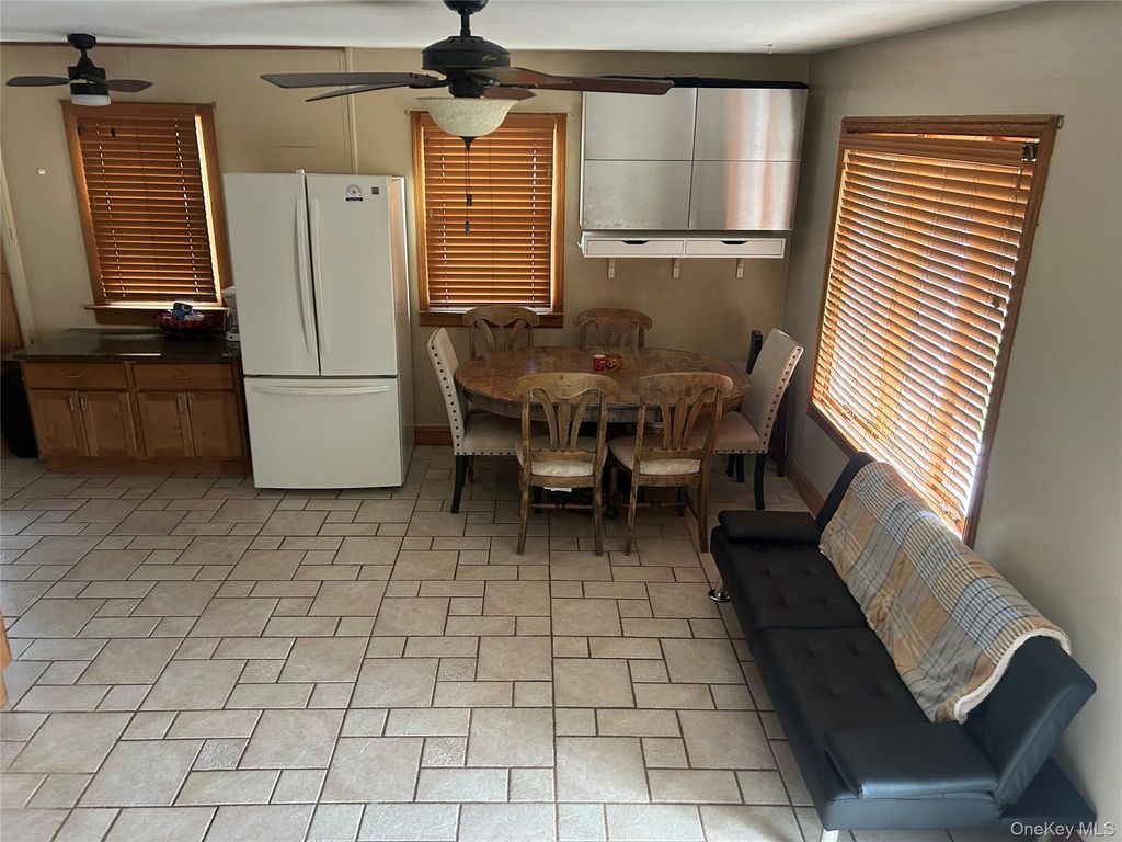 239 Curtin Avenue, West Islip, NY 11795