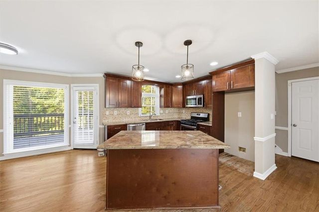 139 SHADOWLAKE SE Lane, Marietta, GA 30067