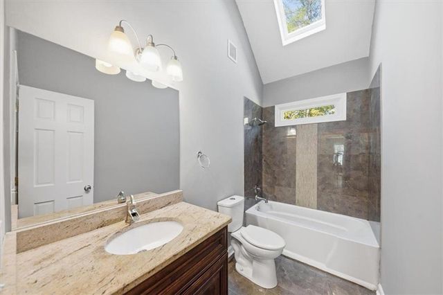 139 SHADOWLAKE SE Lane, Marietta, GA 30067