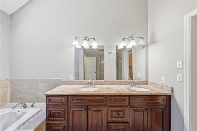 139 SHADOWLAKE SE Lane, Marietta, GA 30067